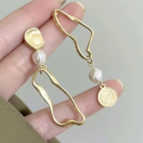 Korean Style Irregular Simulated Pearl Earrings – 925 Silver Needle - Picture 3 of 7